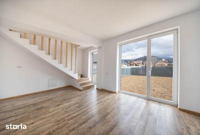 Casă cu 4 camere cu Teren 250 Mp în Central