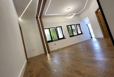Apartament cu 3 camere decomandat în Central - 1