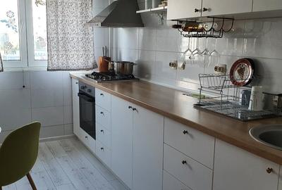 Apartament cu 3 camere semidecomandat, mobilat în Vitan - 9