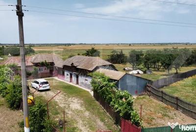 Casă cu 5 camere cu Teren 1400 Mp în Central