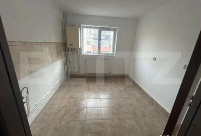 Apartament cu 2 camere semidecomandat în Micro 11