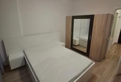 Apartament cu 2 camere, mobilat în Apărătorii Patriei