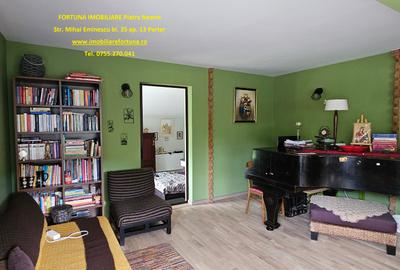 Casă cu 6 camere cu Garaj în Almaș