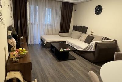 Apartament cu 4 camere semidecomandat, mobilat în Costin Georgian
