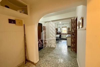 Apartament cu 3 camere decomandat, mobilat în Lipovei - 12