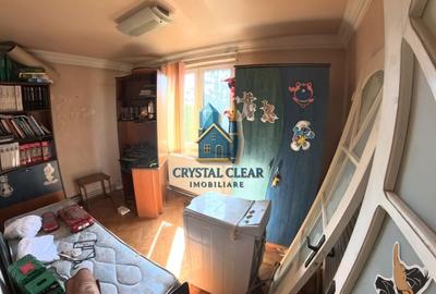 Apartament cu 4 camere decomandat în Dâmbu Pietros - 11