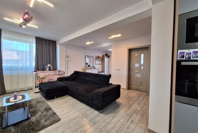 Duplex cu 4 camere cu Canalizare în Jucu - 3