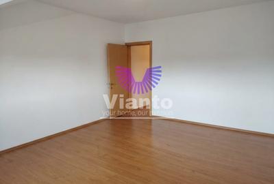 Apartament cu 3 camere decomandat în Trei Stejari