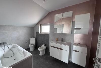 Casă cu 4 camere cu Teren 369 Mp în Central