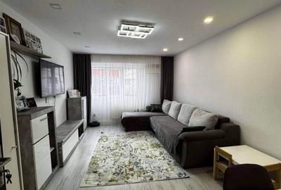 Apartament cu 3 camere decomandat în Exterior Vest