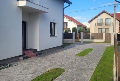 Casă cu 4 camere în Central - 2