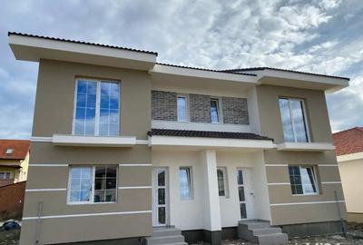 Casă cu 4 camere cu Teren 628 Mp în Central - 1