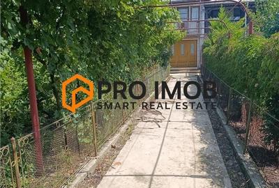 Casă cu 4 camere semidecomandat cu Teren 1553 Mp în Merei