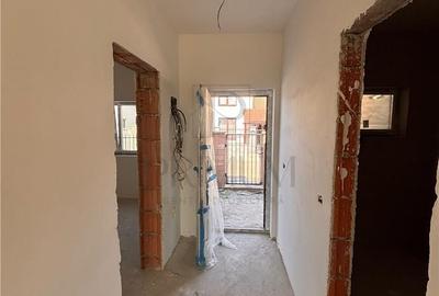 Casă cu 3 camere cu Teren 250 Mp în Central
