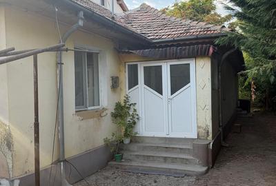 Casă cu 4 camere cu Teren 521 Mp în Central