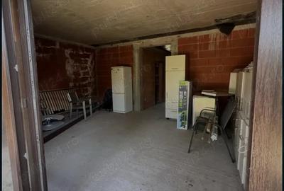 Casă cu 6 camere cu Teren 226 Mp în Bujac - 5