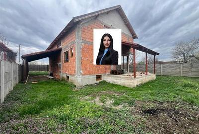 Casă cu 6 camere cu Teren 428 Mp în Coșteiu - 1