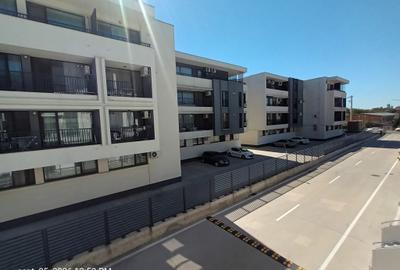 Apartament cu 3 camere semidecomandat în Otopeni