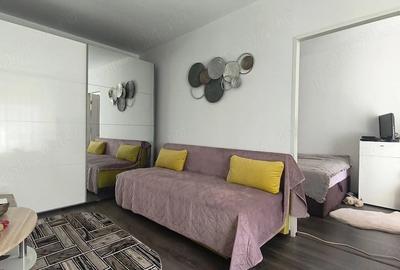 Apartament cu 3 camere semidecomandat în Ultracentral