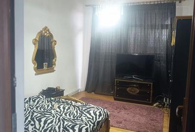 Casă cu 10 camere cu Teren 970 Mp în Calea București - 14