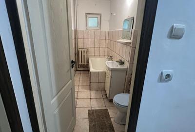 Apartament cu 2 camere semidecomandat în Cantemir