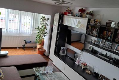 Apartament cu 2 camere decomandat în Hârșova - 1