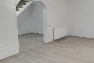 Casă cu 3 camere în Curtești - 3