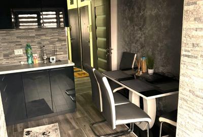 Apartament cu 3 camere, mobilat în E3