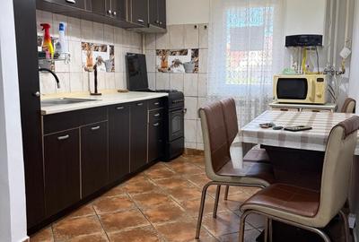 Apartament cu 2 camere decomandat în Sărari