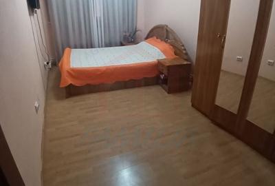 Apartament cu 2 camere decomandat în Micro 18