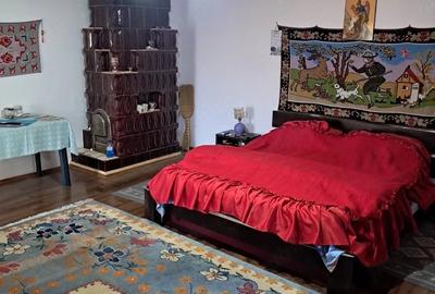 Casă cu 2 camere cu Teren 1200 Mp în Bătinești