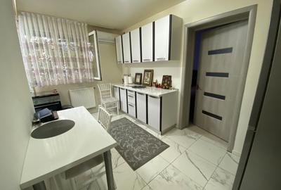 Apartament cu 3 camere decomandat, mobilat în Vitan Mall