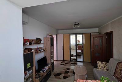 Apartament cu 2 camere semidecomandat în Calea București