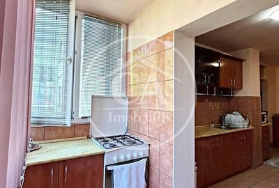 Apartament cu 3 camere decomandat în Rogerius