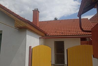 Casă cu 2 camere cu Teren 468 Mp în Central