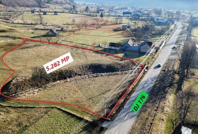 Teren intravilan de 5282 mp, în Vatra Moldoviței