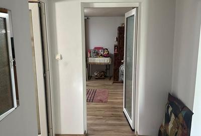 Casă cu 5 camere cu Teren 910 Mp în Central