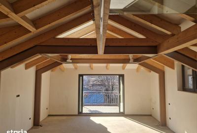 Apartament cu 5 camere în Aviatorilor