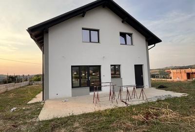 Casă cu 4 camere în Aghireș - 4