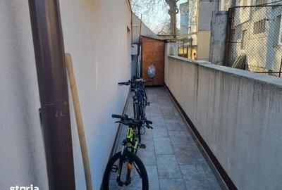 Casă cu 3 camere cu Teren 85 Mp în Central