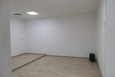 Spațiu comercial, de 260 mp, în Roman