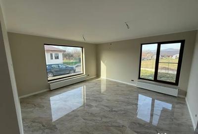 Casă cu 4 camere cu Teren 480 Mp în Săsar - 9