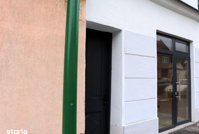 Spațiu comercial, de 20 mp, în Tractorul