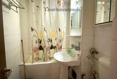 Apartament cu 3 camere semidecomandat în Craiovița Nouă - 1