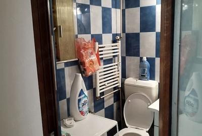 Apartament cu 3 camere decomandat în Titan