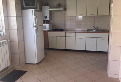 Casă cu Teren 2500 Mp în Berceni - 3