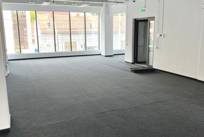 Spațiu comercial, de 100 mp, în Central - 6