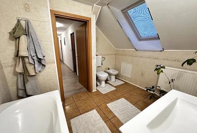 Apartament cu 4 camere decomandat în Aradul Nou