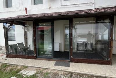 Apartament cu 2 camere semidecomandat, mobilat în Central