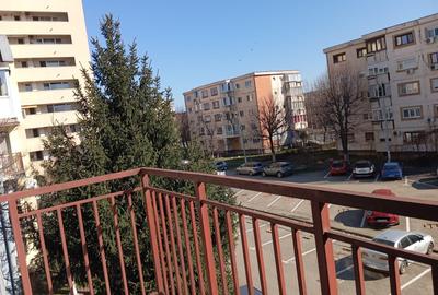 Apartament cu 2 camere decomandat în Micălaca